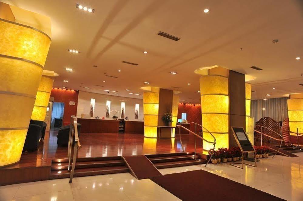 Hotel Gubei Garden Hongqiao 4*